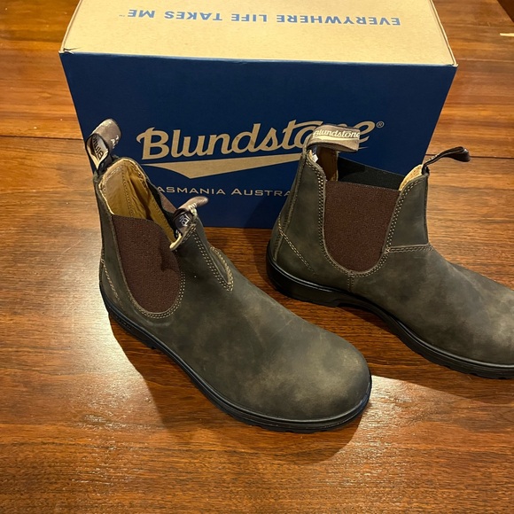 Blundstone 585 Chelsea Boot - Rustic Brown - Picture 2 of 6